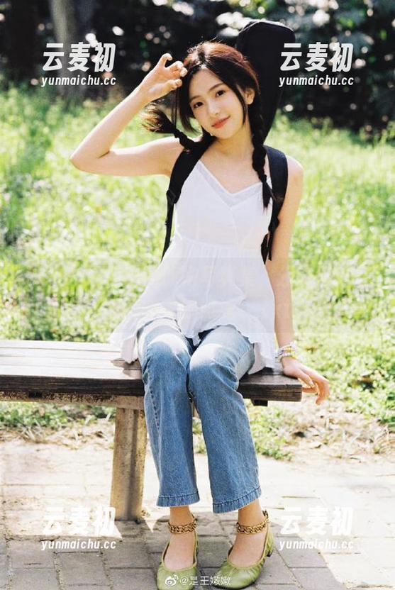 Son Ye Eun的旗袍写真集，分享传统与时尚的奇妙邂逅！.txt